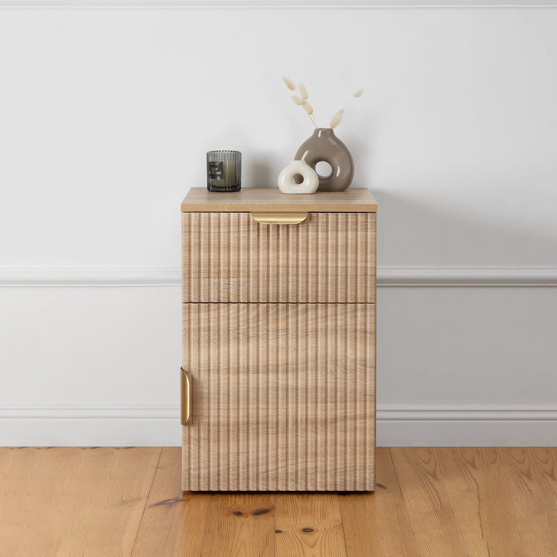 PORTO BEDSIDE TABLE - NATURAL OAK - FLUTED - PULL BRASS