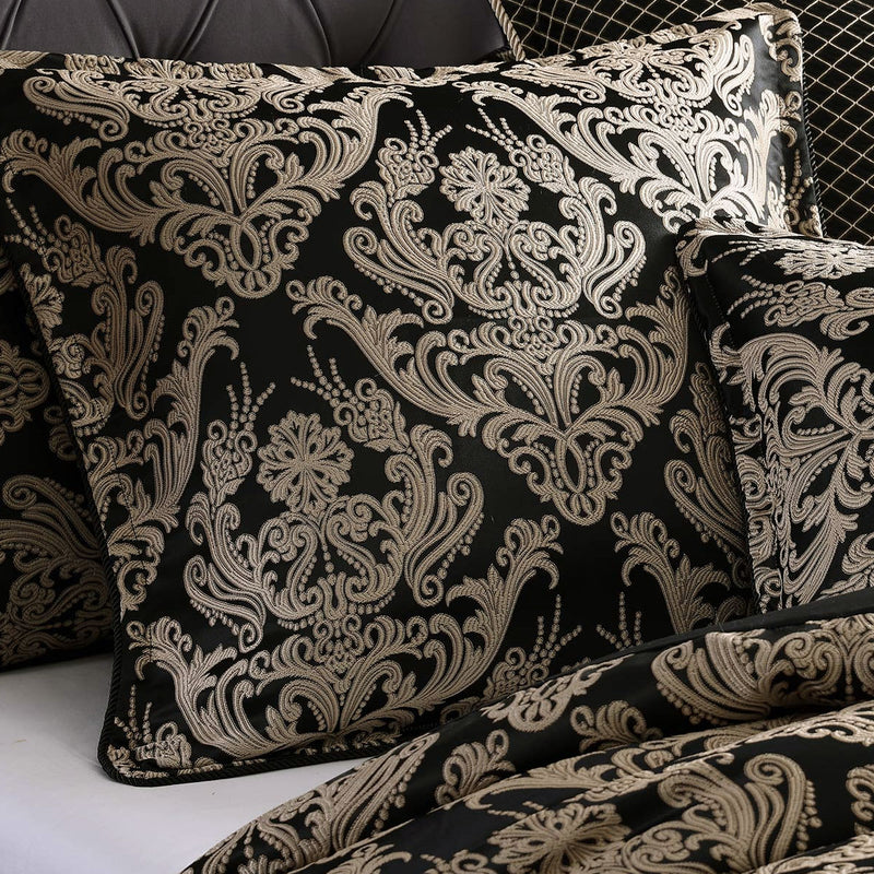 Davinci Vercelli Noir Bold Italianesque Motifs Adorn Robed Finish Quilt Cover Set Super King