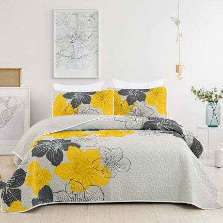 Delicate Quilted Coverlet and Pillowcases Set: Soft Touch for a Restful Night