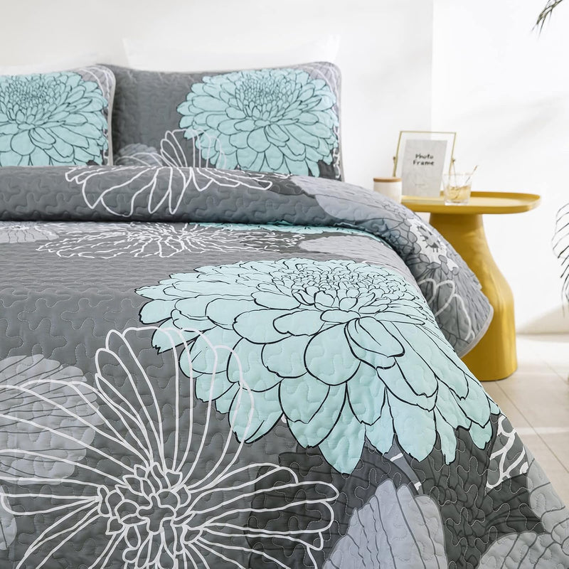 Opulent Quilted Coverlet and Pillowcases Set: The Ultimate in Bedroom Luxury