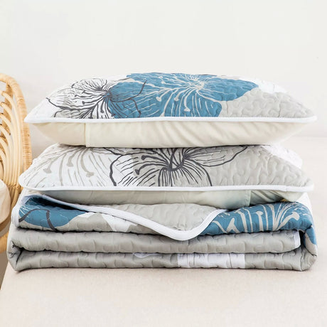 Intricate Quilted Coverlet and Pillowcases Set: Artistry in Every Stitch