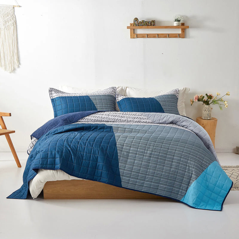 Harmonious Quilted Coverlet and Pillowcases Set: Unites Comfort and Aesthetics