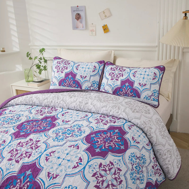 Handsome Quilted Bedspread and Pillowcases Set: Strong, Sturdy, and Stylish