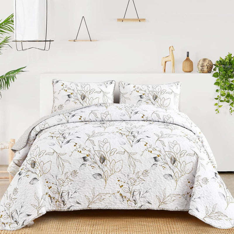 Breathtaking Quilted Coverlet and Pillowcases Set: Transform Your Bedroom's Look