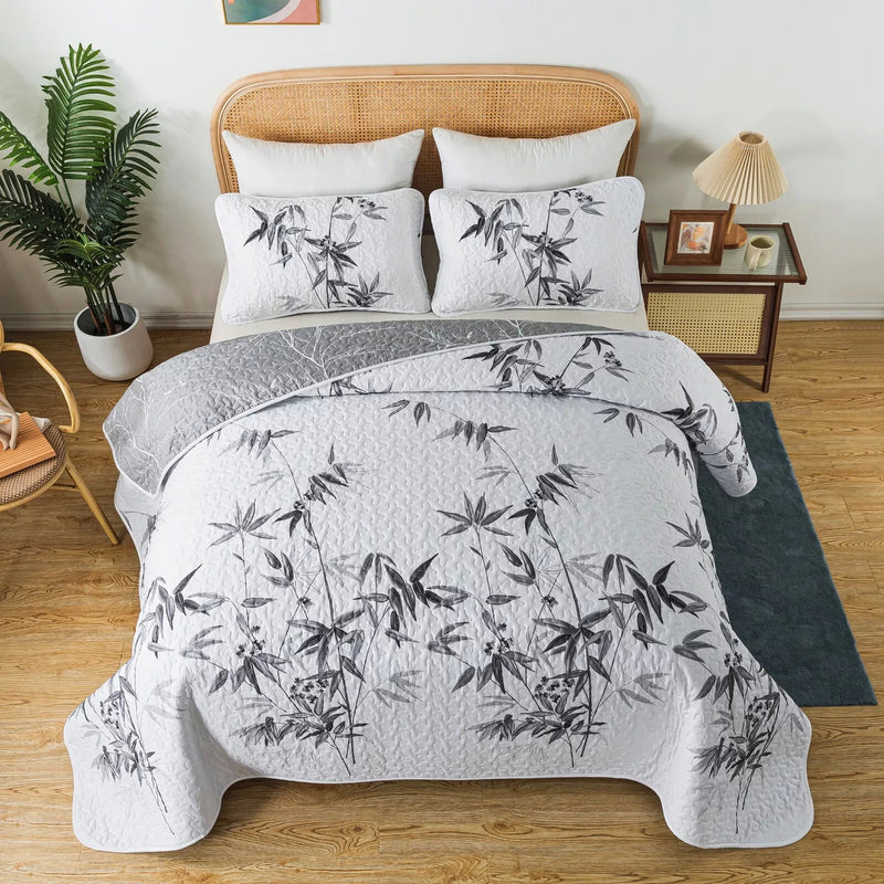 Finely Quilted Bedspread and Pillowcases Set: A Blend of Art and Comfort