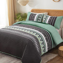 Neutral Quilted bedspread and pillowcovers set: Versatile Style