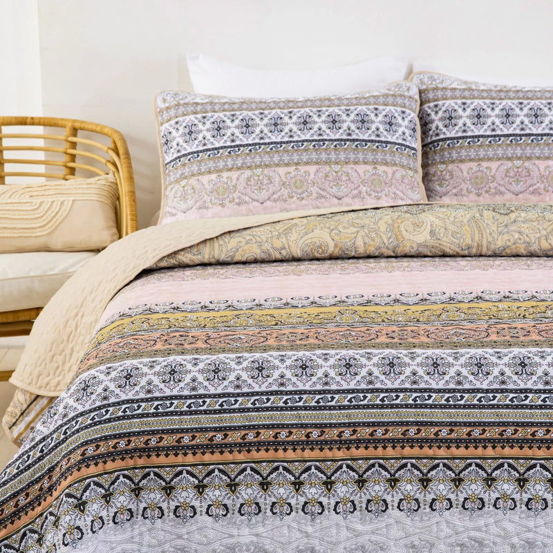 Crafted Quilted Bedspread and Pillowcases Set: A Testament to Skilled Craftsmanship