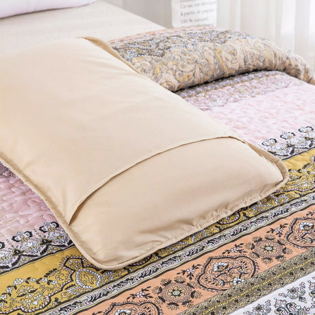 Crafted Quilted Bedspread and Pillowcases Set: A Testament to Skilled Craftsmanship