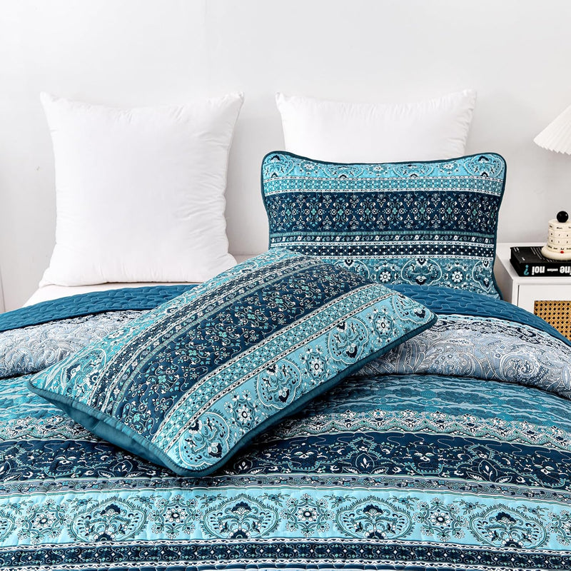 Opalescent Quilted coverlet and pillowcovers set: Shimmering Beauty