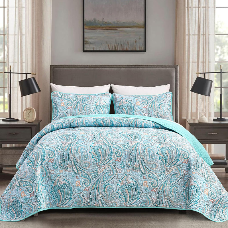 Distinctive Quilted Coverlet and Pillowcases Set: Make a Bold Statement