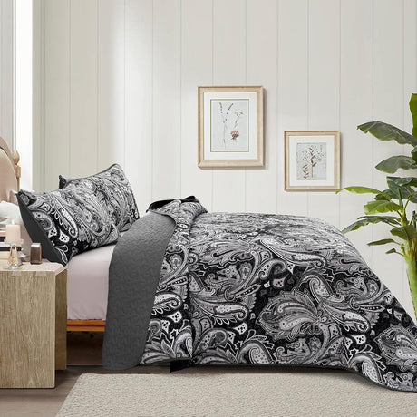 Artful Quilted Coverlet and Pillowcases Set: Beauty in Every Stitch