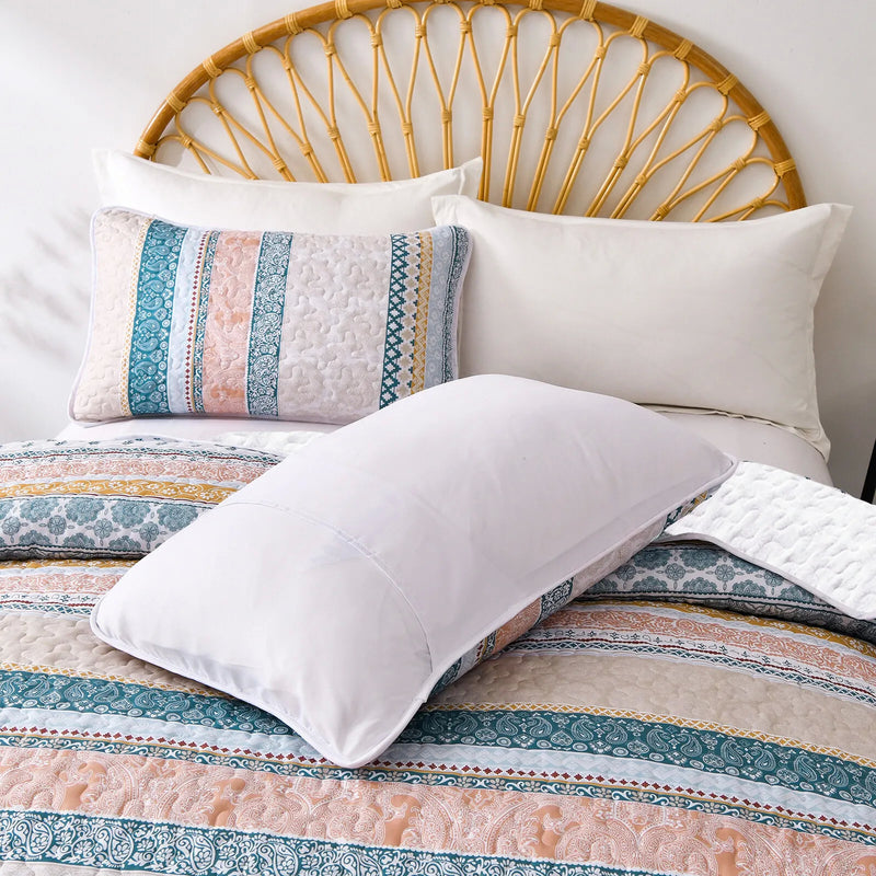 Graceful Quilted Coverlet and Pillowcases Set: Timeless Beauty and Comfort