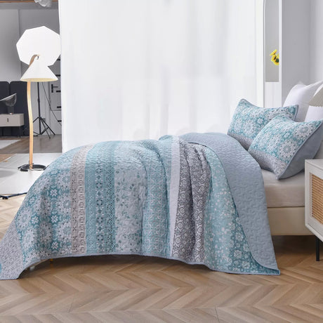 Peaceful Quilted coverlet and pillowcovers set: Relax and Unwind