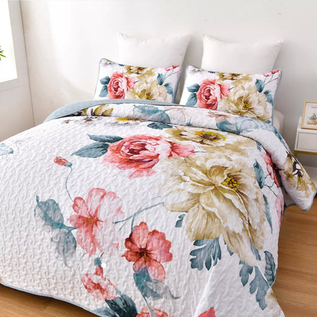 Vibrant Quilted Bedspread and Pillowcases Set: Add Color and Comfort to Your Space