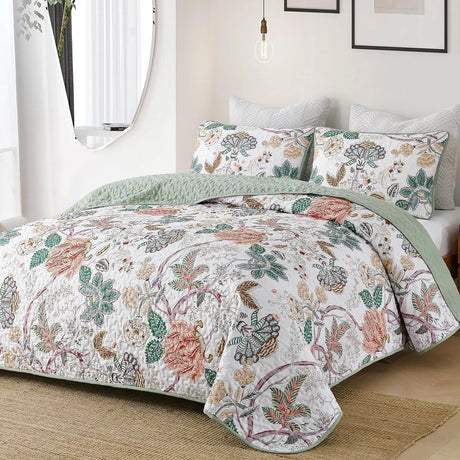 Understated Quilted coverlet and pillowcovers set: Subtle Elegance