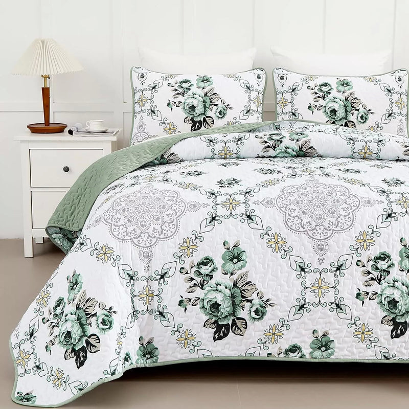 Exquisite Quilted Bedspread and Pillowcases Set: A Touch of Elegance for Your Space