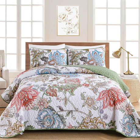 Warm and Inviting Quilted Bedspread and Pillowcases Set: Designed for Relaxation