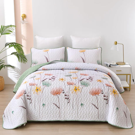 Intricate Quilted Coverlet and Pillowcases Set: A Work of Art for Your Bedroom