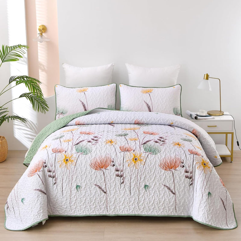 Intricate Quilted Coverlet and Pillowcases Set: A Work of Art for Your Bedroom