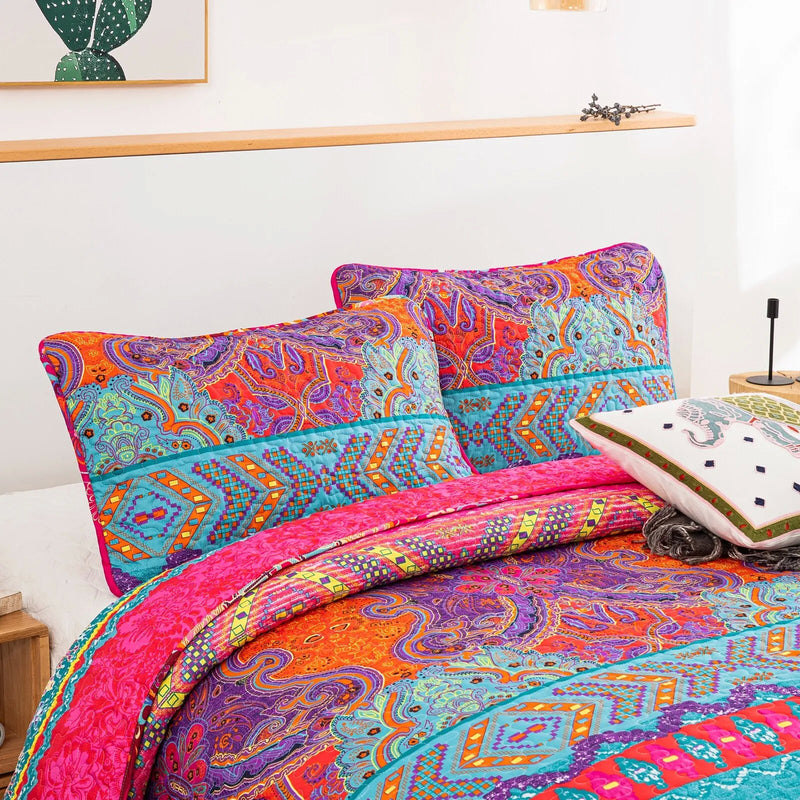 Colorful Quilted bedspread and pillowcovers set: Add a Splash of Color