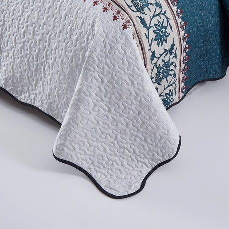 Distinguished Quilted Bedspread and Pillowcases Set: Enhance Your Bedroom Appeal