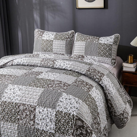 Bold Quilted bedspread and pillowcovers set: Make a Statement