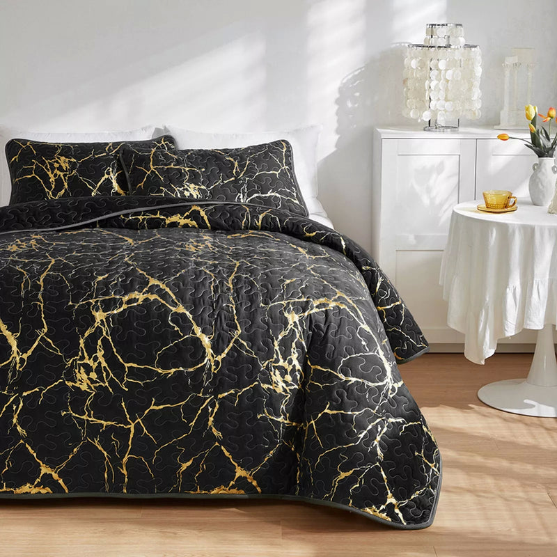 Exquisite Quilted bedspread and pillowcovers set: Experience Pure Comfort