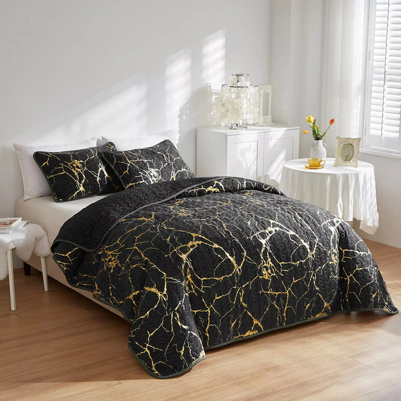 Exquisite Quilted bedspread and pillowcovers set: Experience Pure Comfort