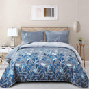 Nostalgic Quilted coverlet and pillowcovers set: Classic and Timeless