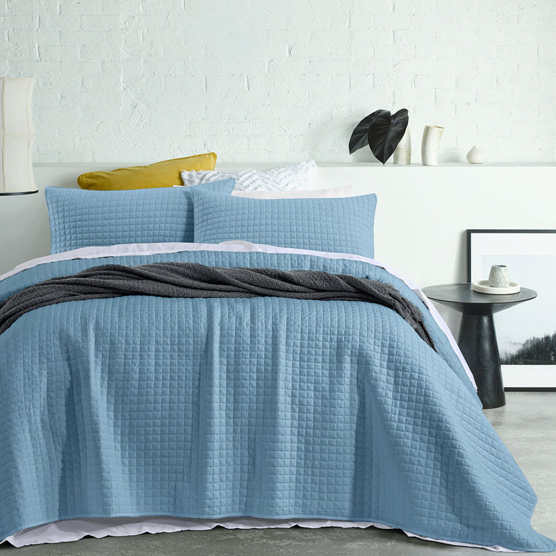 Accessorize Zane Blue Coverlet Set Queen/King